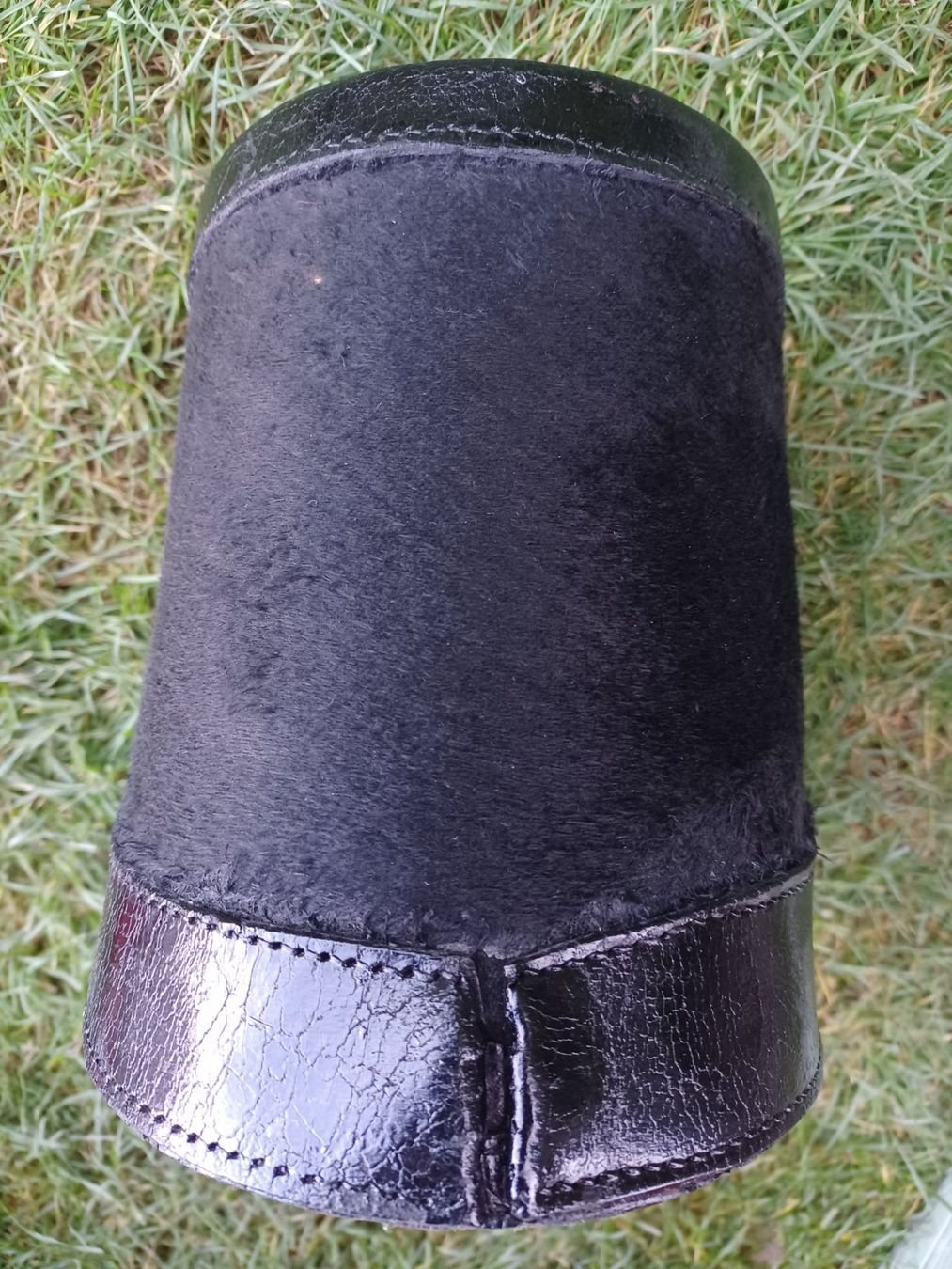Schweizer Armee Uniformen: 1 Tschako, leer, Ord. 1852 – Defekt aus Horw von  1