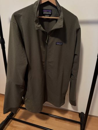 Patagonia Men’s R1 tech face jacket