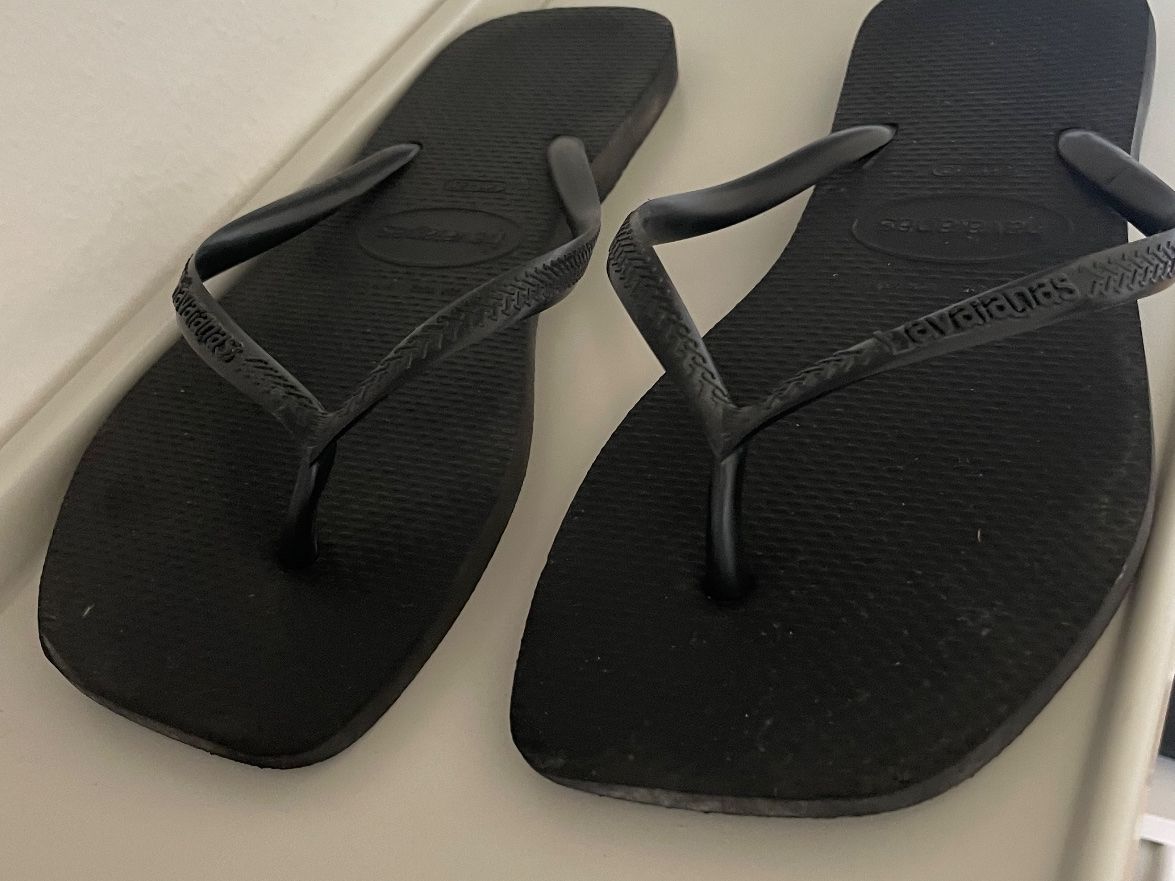 Havaianas Scarpe da donna: Flipflops Havaianas schwarz Gr 41 – Usato da Zürich venduto da Shelda