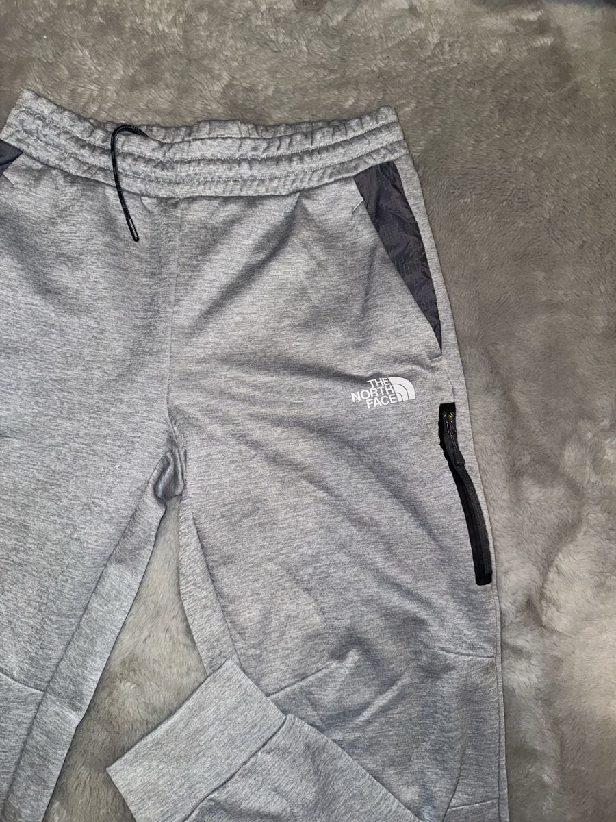 Pantaloni: PANTALON THE NORTH FACE S – Usato da Genève venduto da Noah8972 1