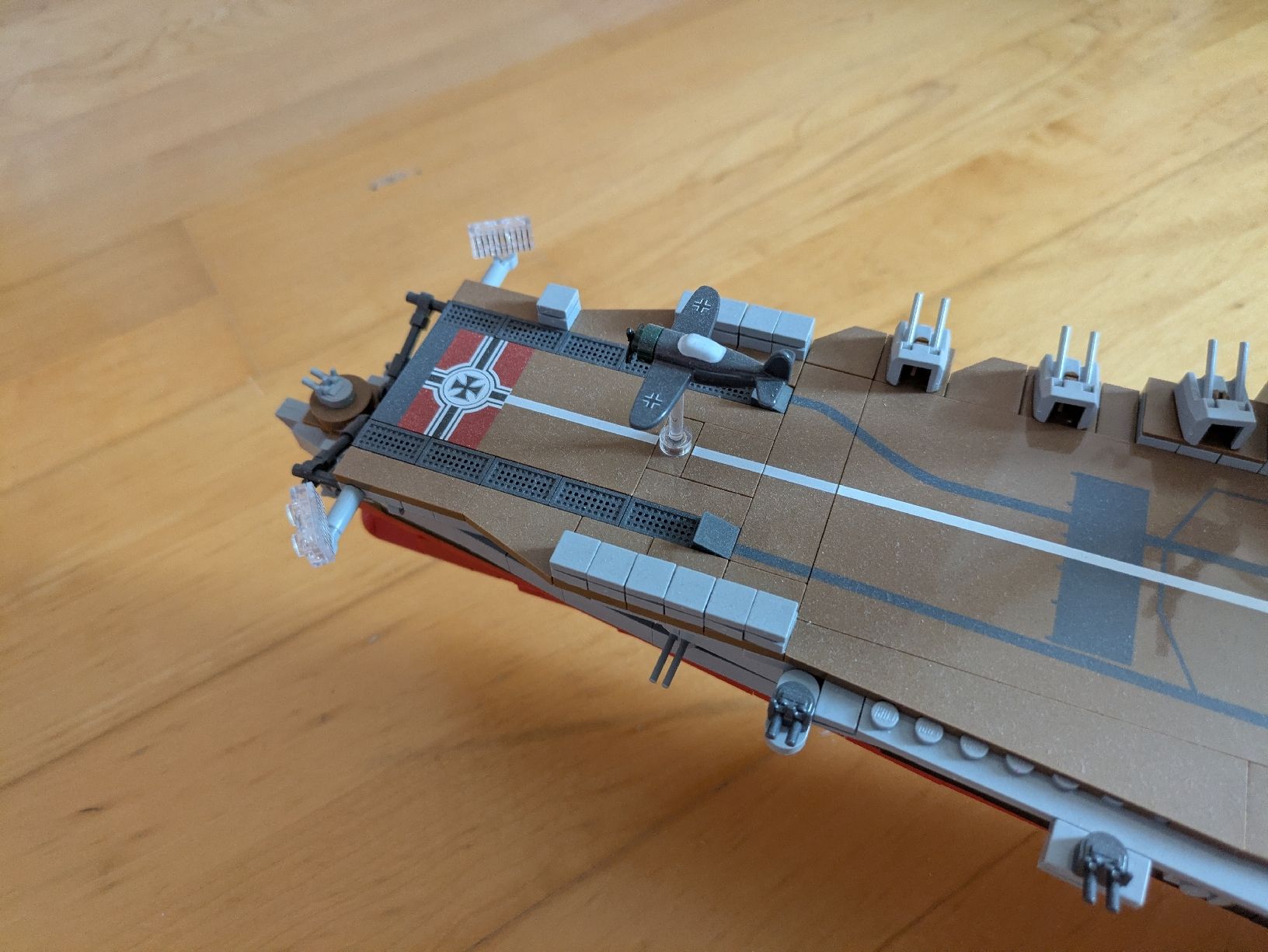 Cobi Kit di modellismo & Modellini statici: Cobi 4826 Graf Zeppelin – Usato da Bülach venduto da irya_54 2