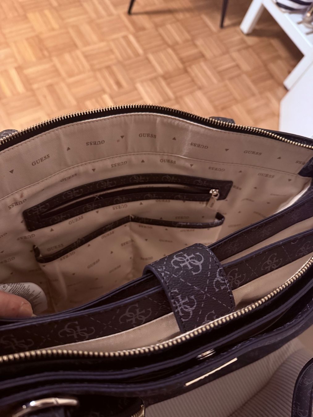 Guess Borse da donna: Guess Shopping Bag – Usato da Grenchen venduto da Raluca29 4
