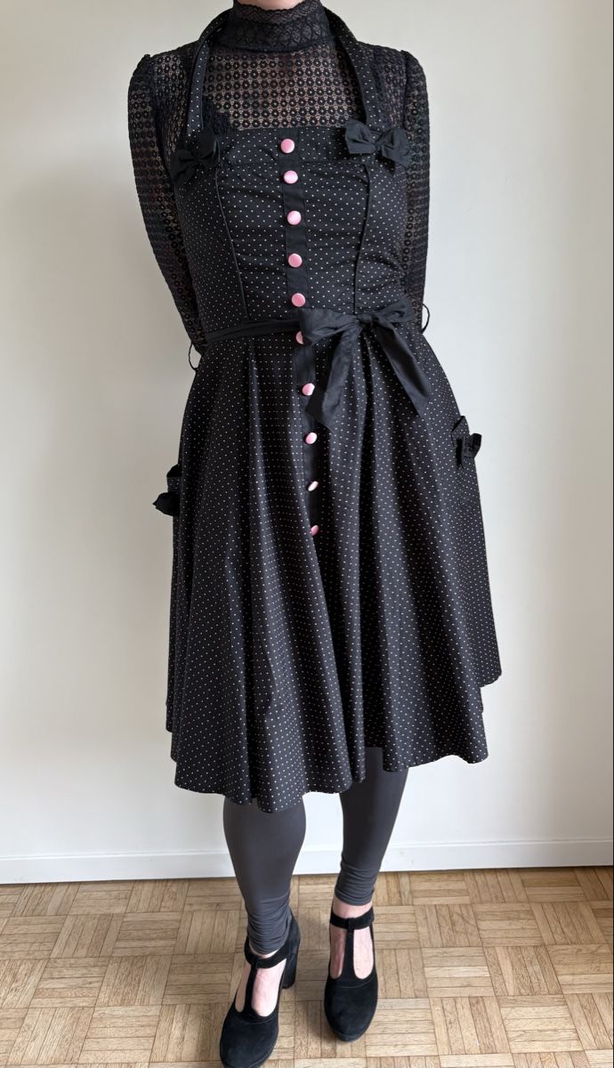 Kleider: Rockabilly vintage Neckholderkleid von Hell Bunny – Gebraucht aus Zürich von wei_8n2l 4