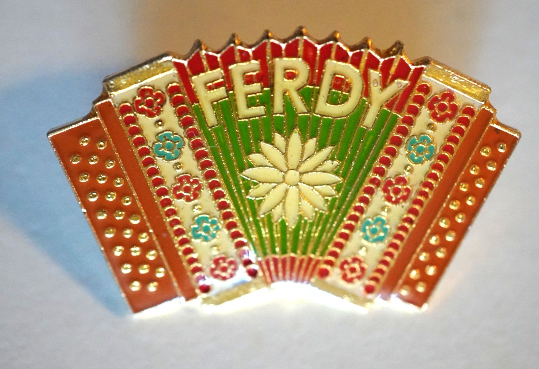 Placchette & Badge: 3 Pin Örgeli – Usato da Worb venduto da worb01 1