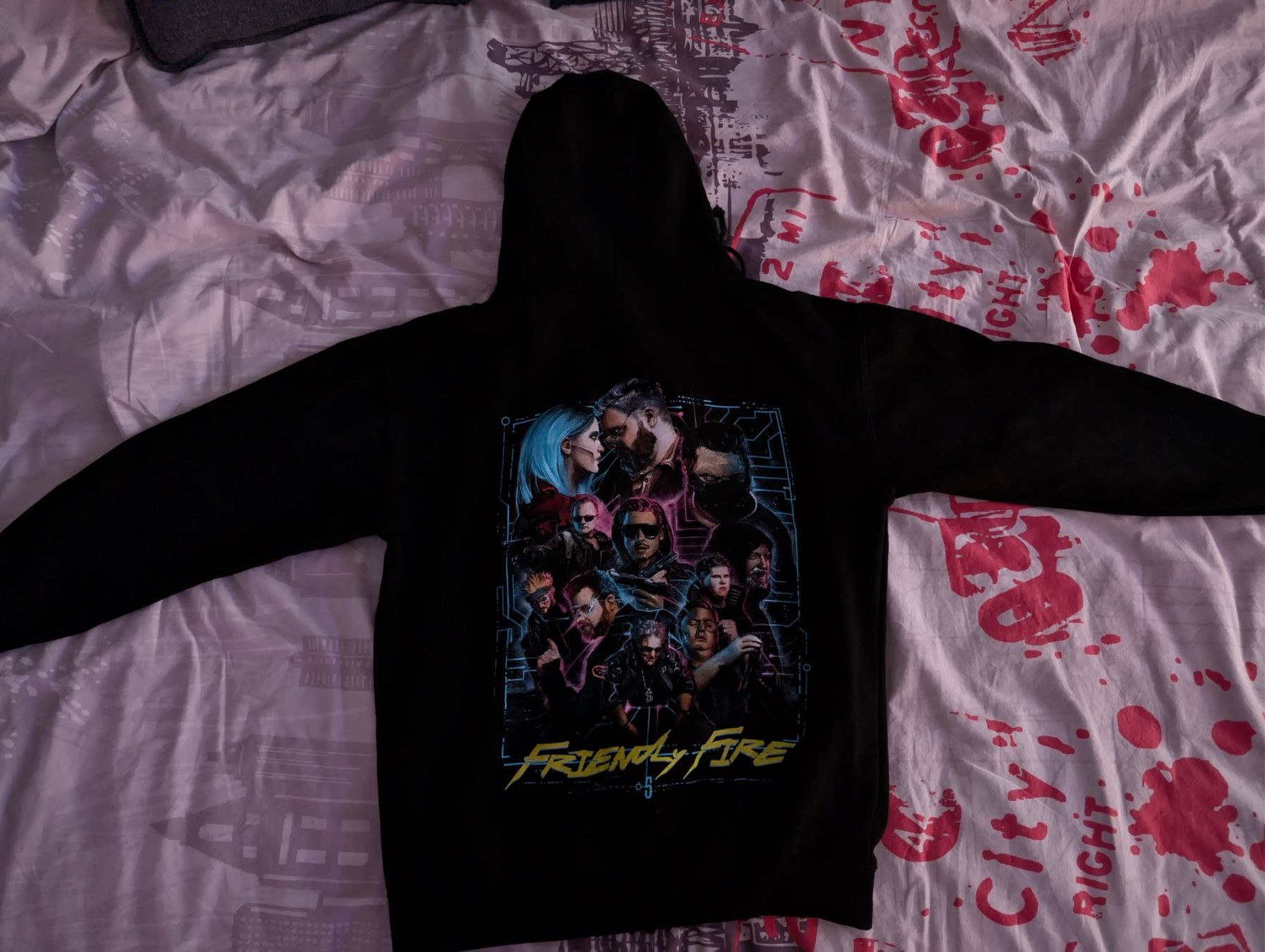Maglioni & Felpe: Kapuzenjacke von FriendlyFire 5 – Usato da Urtenen-Schönbühl venduto da Jens.Morgenegg 1