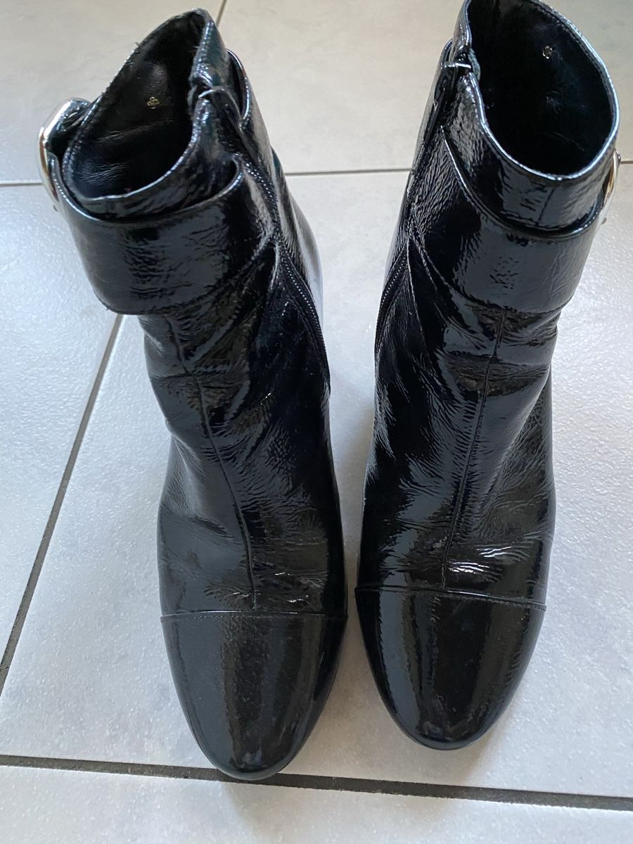 Scarpe da donna: Stiefelette aus Lackleder – Usato da Sumiswald venduto da sonrisa70