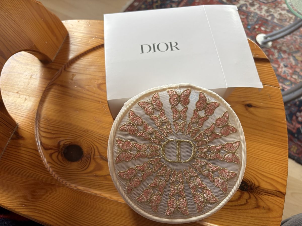 Dior Custodie per cosmetici: Dior Mothersday Pouch – Nuovo e nell'imballaggio originale da Belp venduto da Friesen01