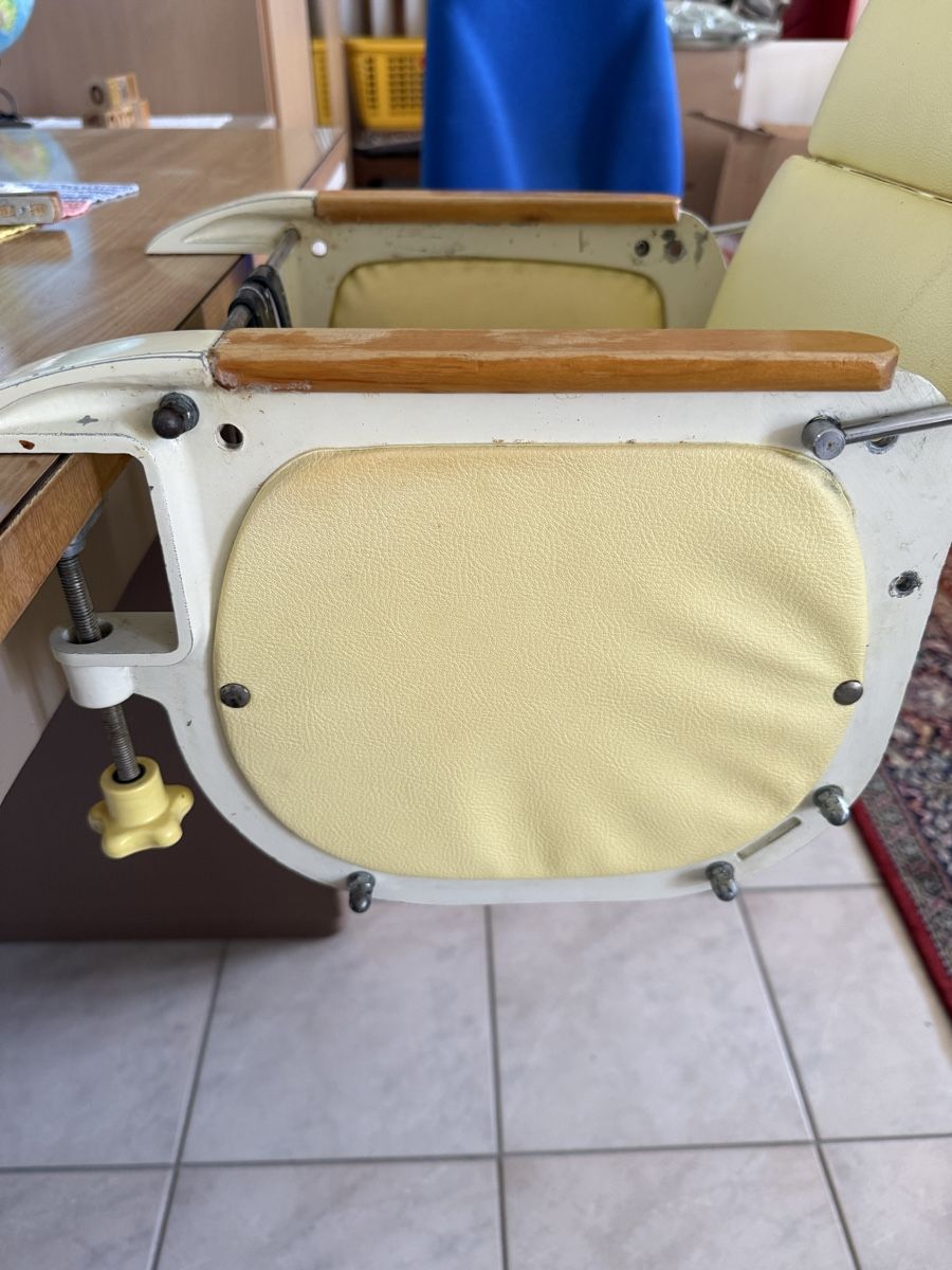 Chaises: Chaise de table vintage pour enfant à restaurer  – D'occasion à Miécourt par Dinedine9494 3