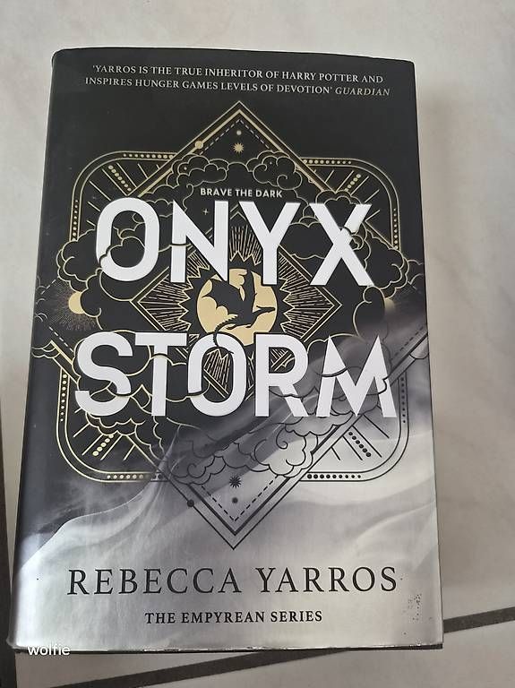 Libri: Onyx Storm  – Usato da Suhr venduto da ste_w8yp