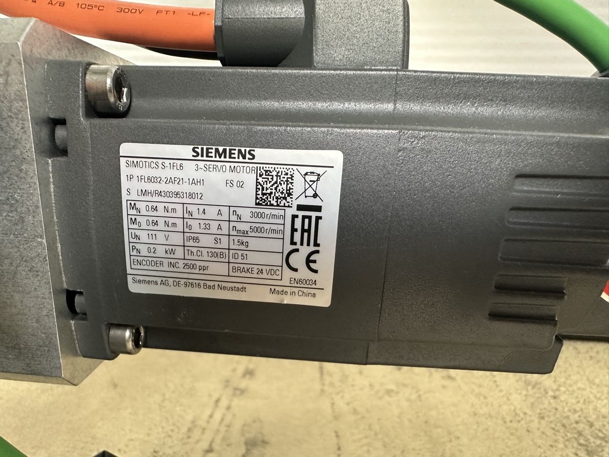 Motori: Siemens Servomotor + Getriebe Neu – Nuovo (secondo la descrizione) da Schötz venduto da EMTEC02 1
