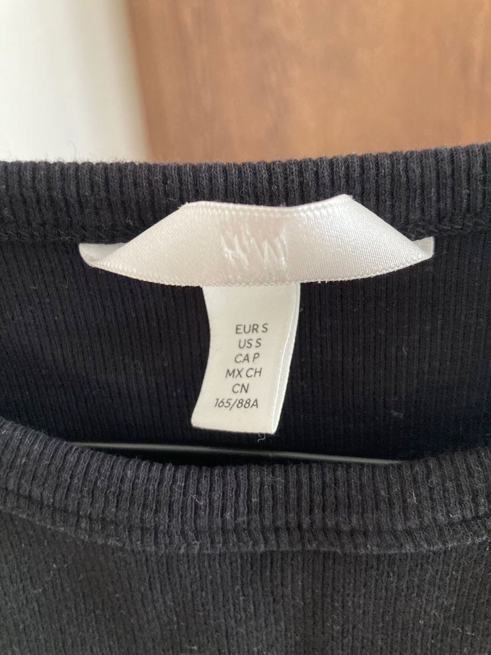 H&M Top: Croptop schwarz – Usato da Zürich venduto da vesieber 1