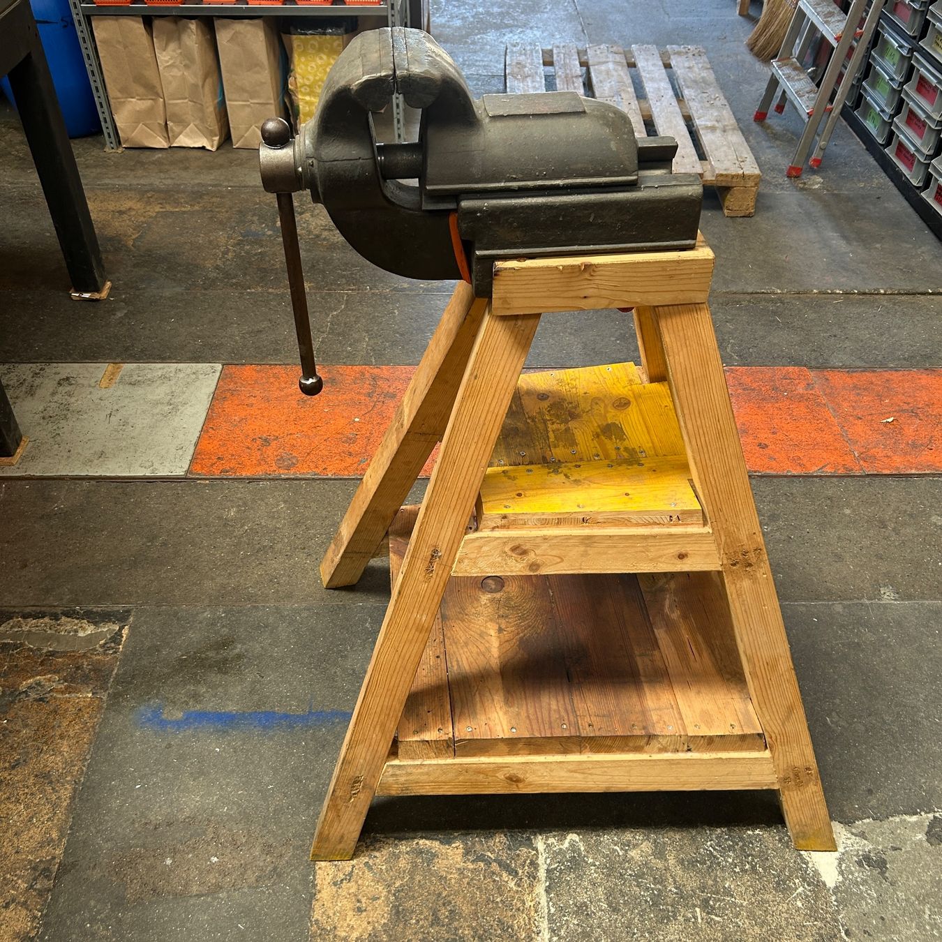 Gressel Alle Werkzeuge: Grosser Massiver Gressel Schraubstock 150mm auf solidem Bock – Gebraucht aus Untersiggenthal von sinamoll 6