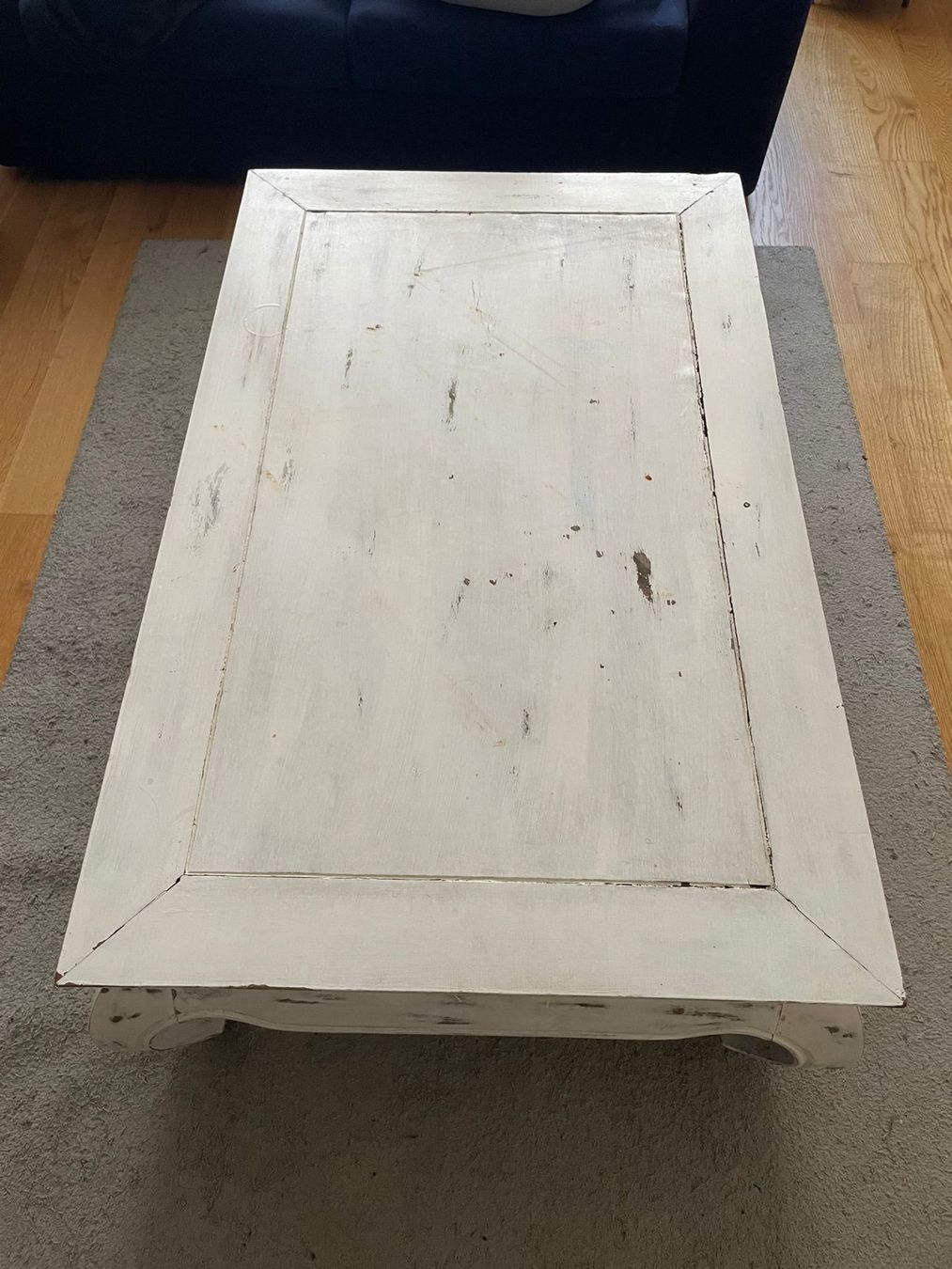 Tavoli: Chic Distressed White Coffee Table – Usato da Luzern venduto da kim_my9c