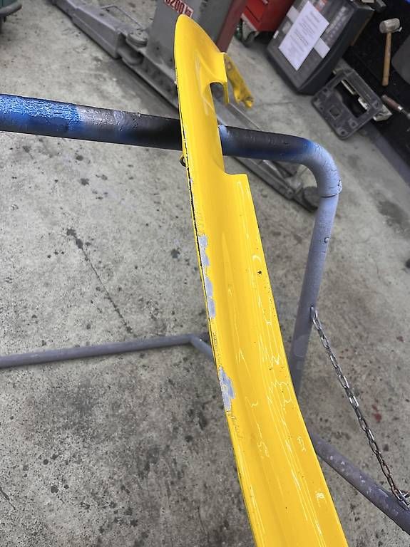 Tutti pezzi di ricambio auto: Corvette C6 Spoiler – Usato da Neuenkirch venduto da Waschbaerbauch 4