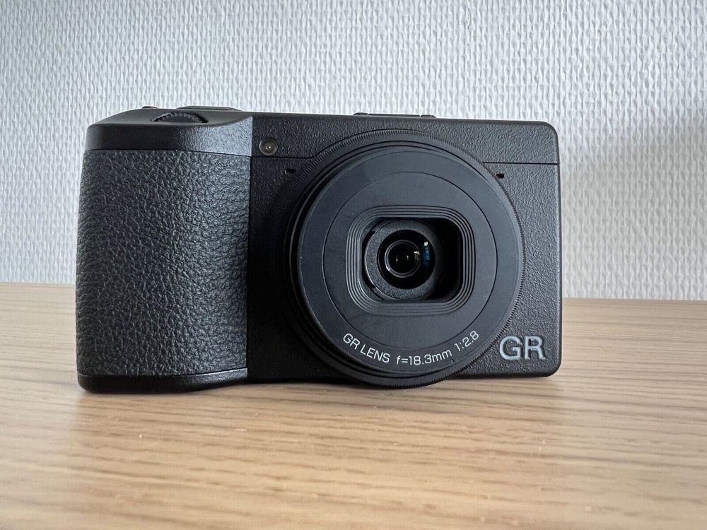 Ricoh Kamera: Ricoh GR III 24 MP, 28 mm wie neu – Gebraucht aus Neerach von mur_dwg9