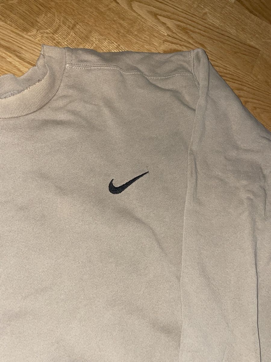 Nike Maglioni & Felpe: ALLES RAUS Nike Pullover Vintage – Usato da Kloten venduto da simones.thriftshop 2