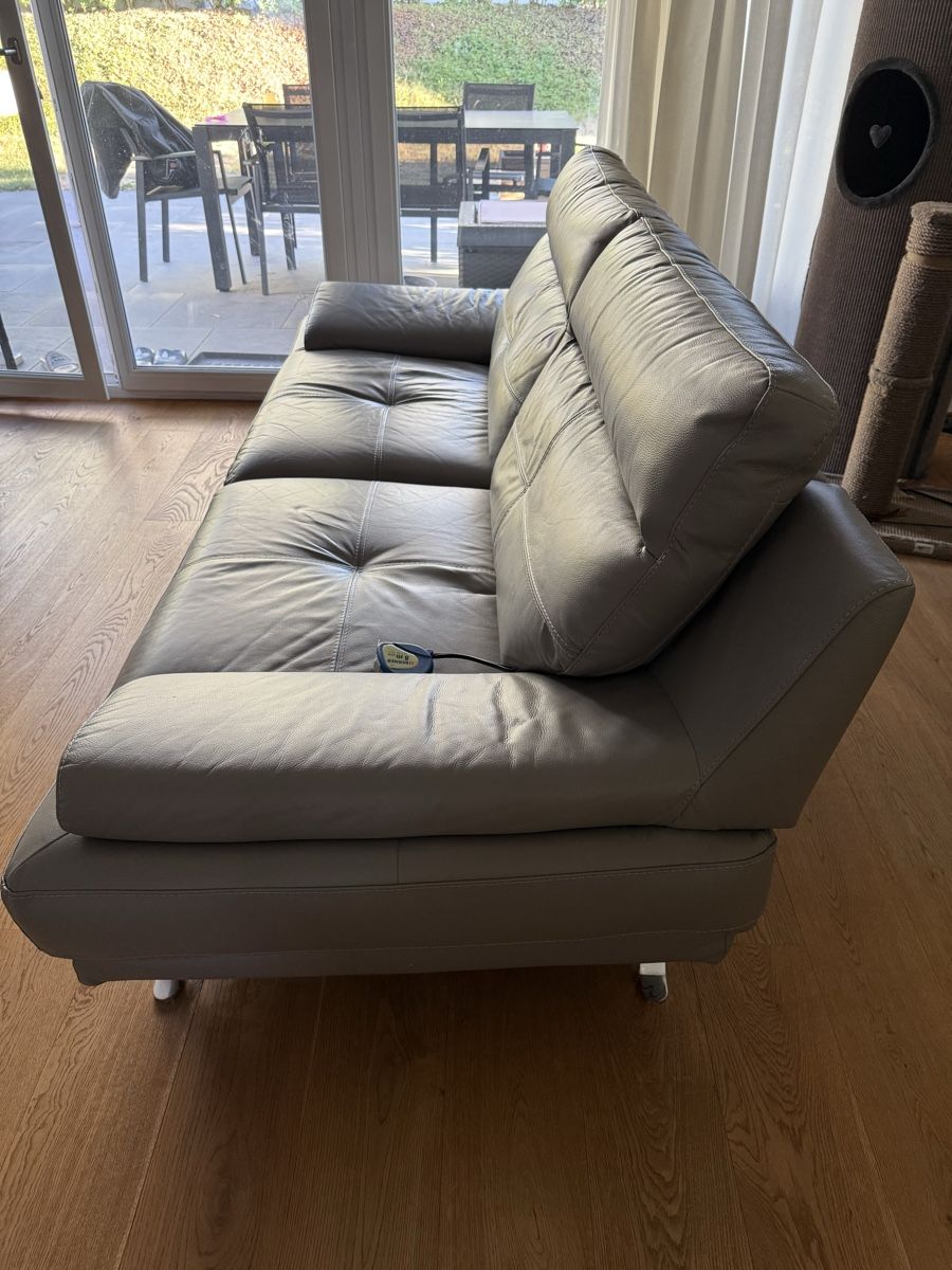 Divani: Echtleder Sofa in Grau – Usato da Dürrenäsch venduto da sitascha_ 2