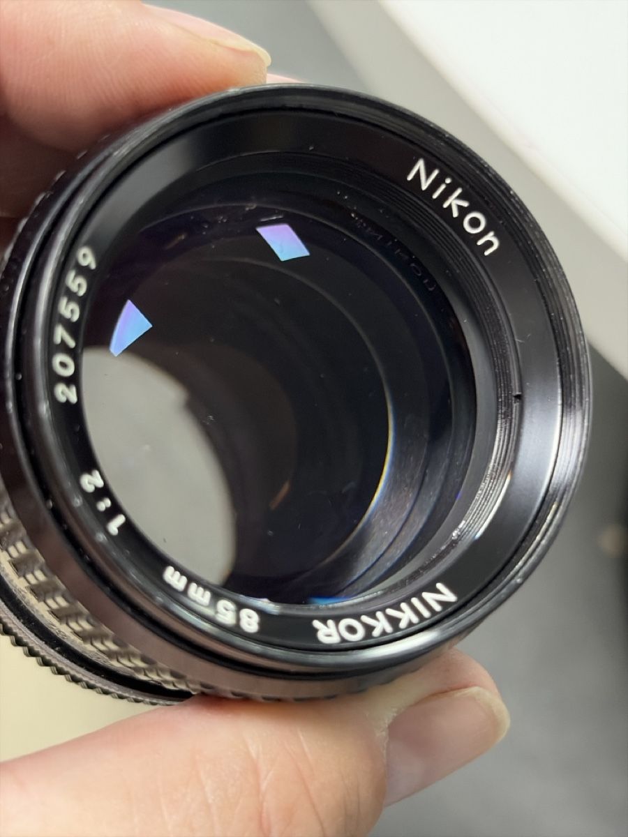 Nikkor Objektive: NIKKOR 85mm 1:2 Objektiv mit Seriennummer 207559 – Gebraucht aus Dietikon von cre8different 4