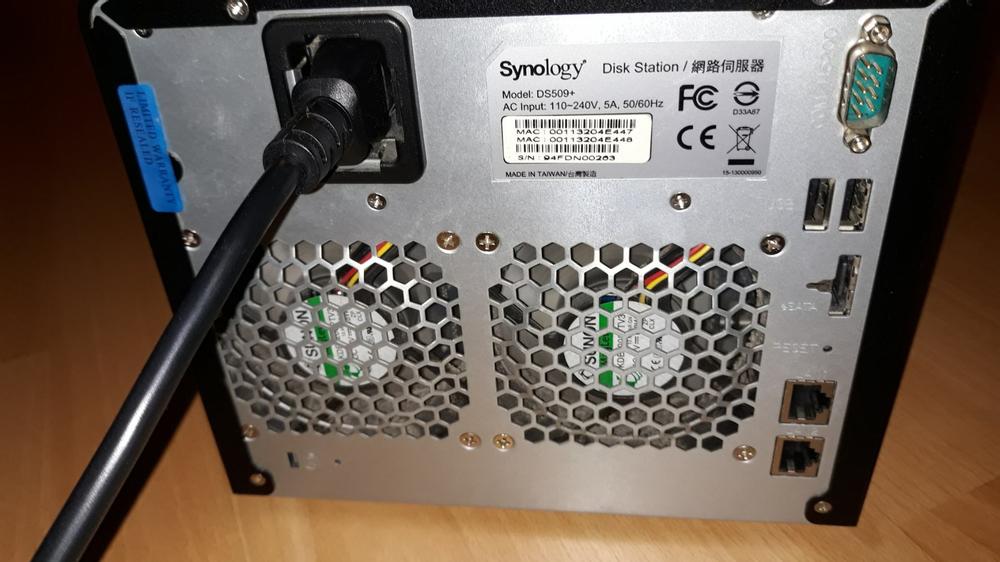 Synology DS 509+ 5-bay NAS & 5 Seagate Constellation ES3 4TB