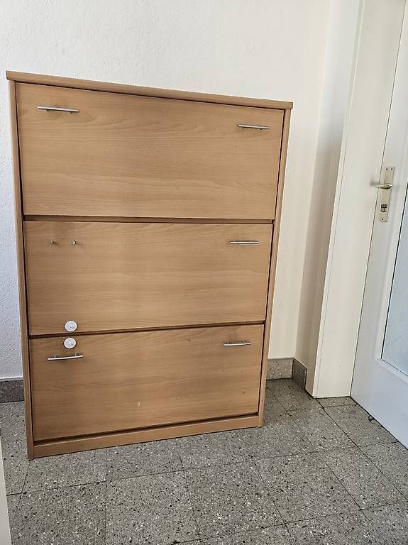Armoires: Schuhschrank gratis – D'occasion à Chur par zie_t9q2