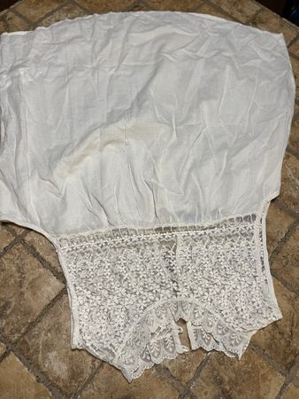 Blusa di cotone bianco con schiena in pizzo Zara