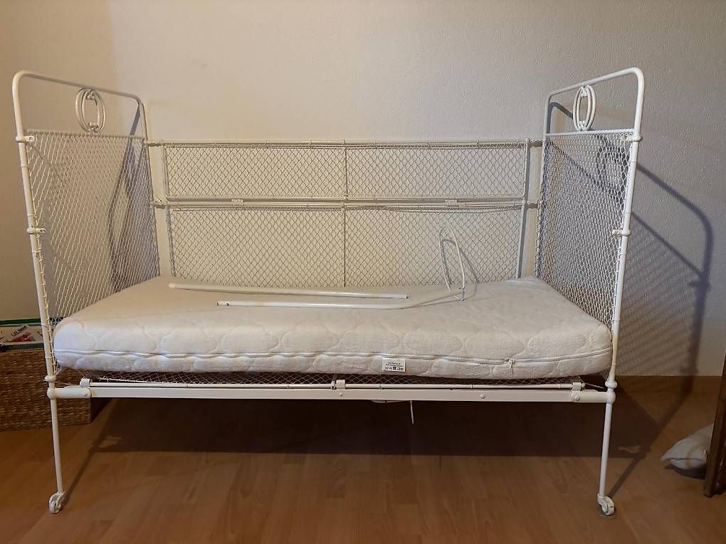 Letti: Ancien lit bébé – Usato da Baulmes venduto da nst87 1