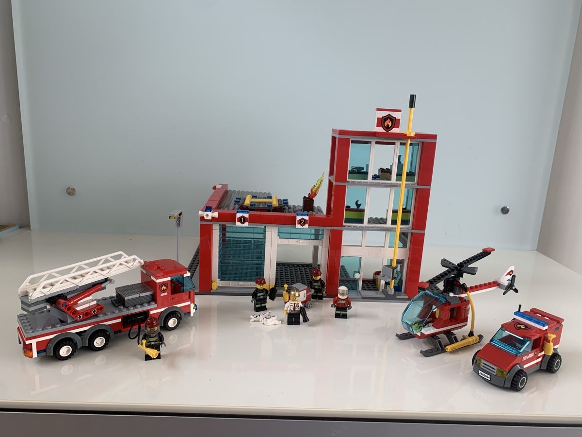 Lego Giocattoli: Lego City Feuerwache 60004 – Usato da Killwangen venduto da Zermatt5