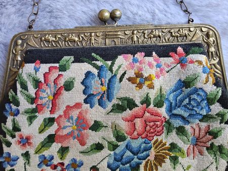 TOP Antike Petit Points Abendtasche Handmade und exotisch