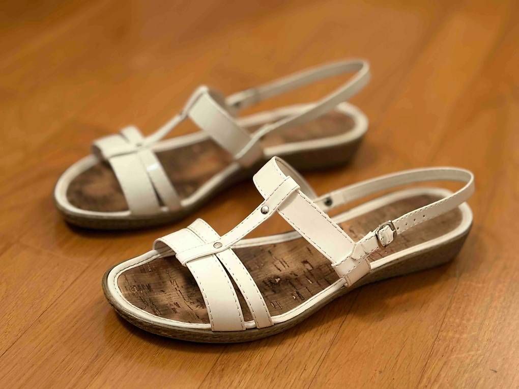 Scarpe da donna: Sandali da donna - numero 40 – Usato da Oggio venduto da chi_7gpd