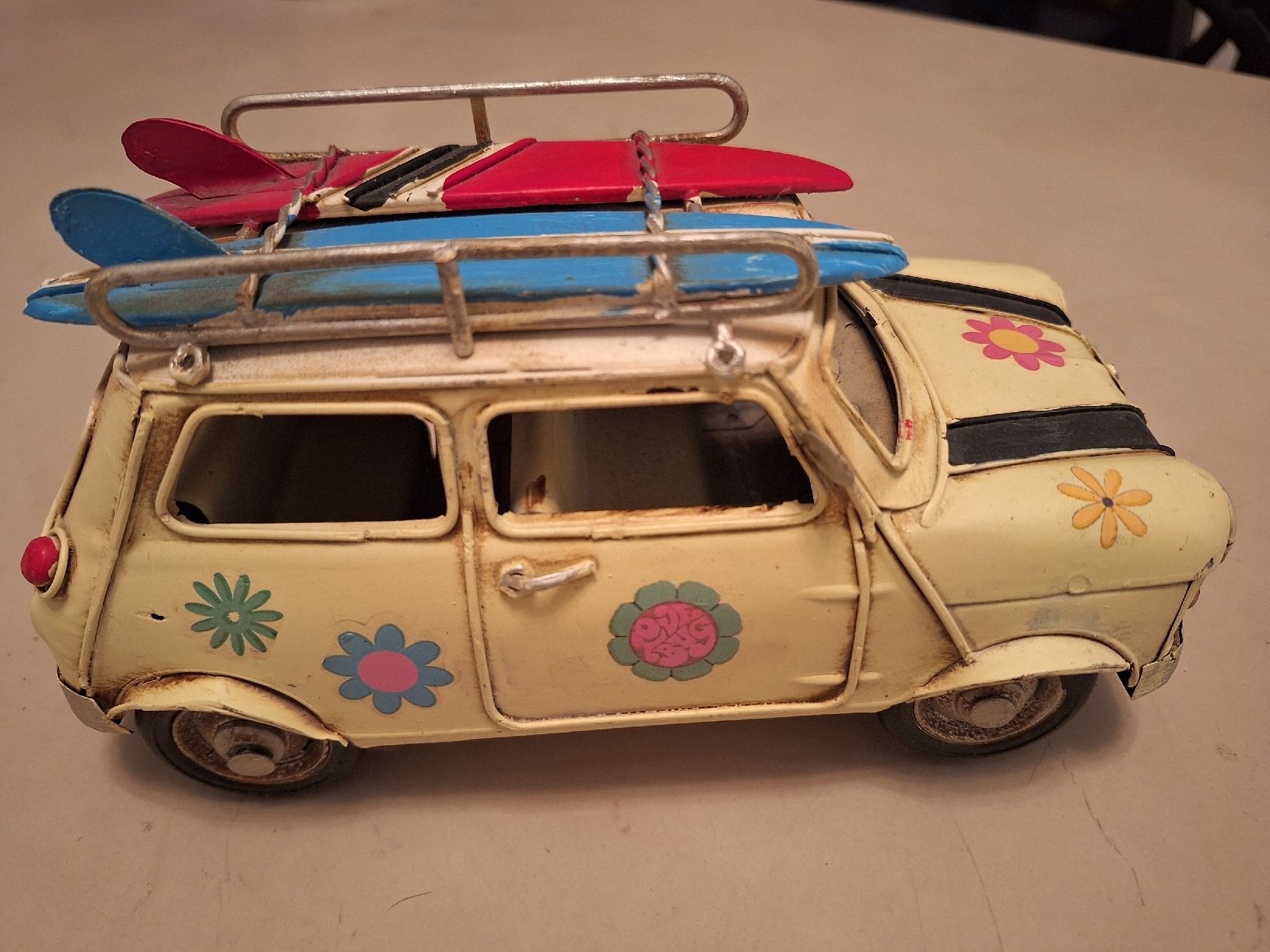Tutte le decorazioni: Deko Surf / Hippie Auto aus Blech – Nuovo (secondo la descrizione) da Gersau venduto da biancaneve82 1