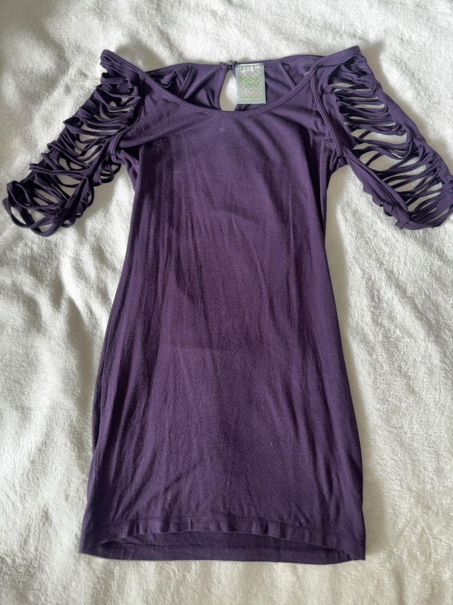 Kleider: ROBE VIOLETTE À MANCHES AJOURÉES – Gebraucht aus Meyrin von fooyiy