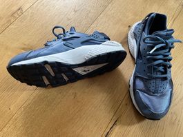 Nike Air Huarache Metallic Blue Gr. 5 / 38.5