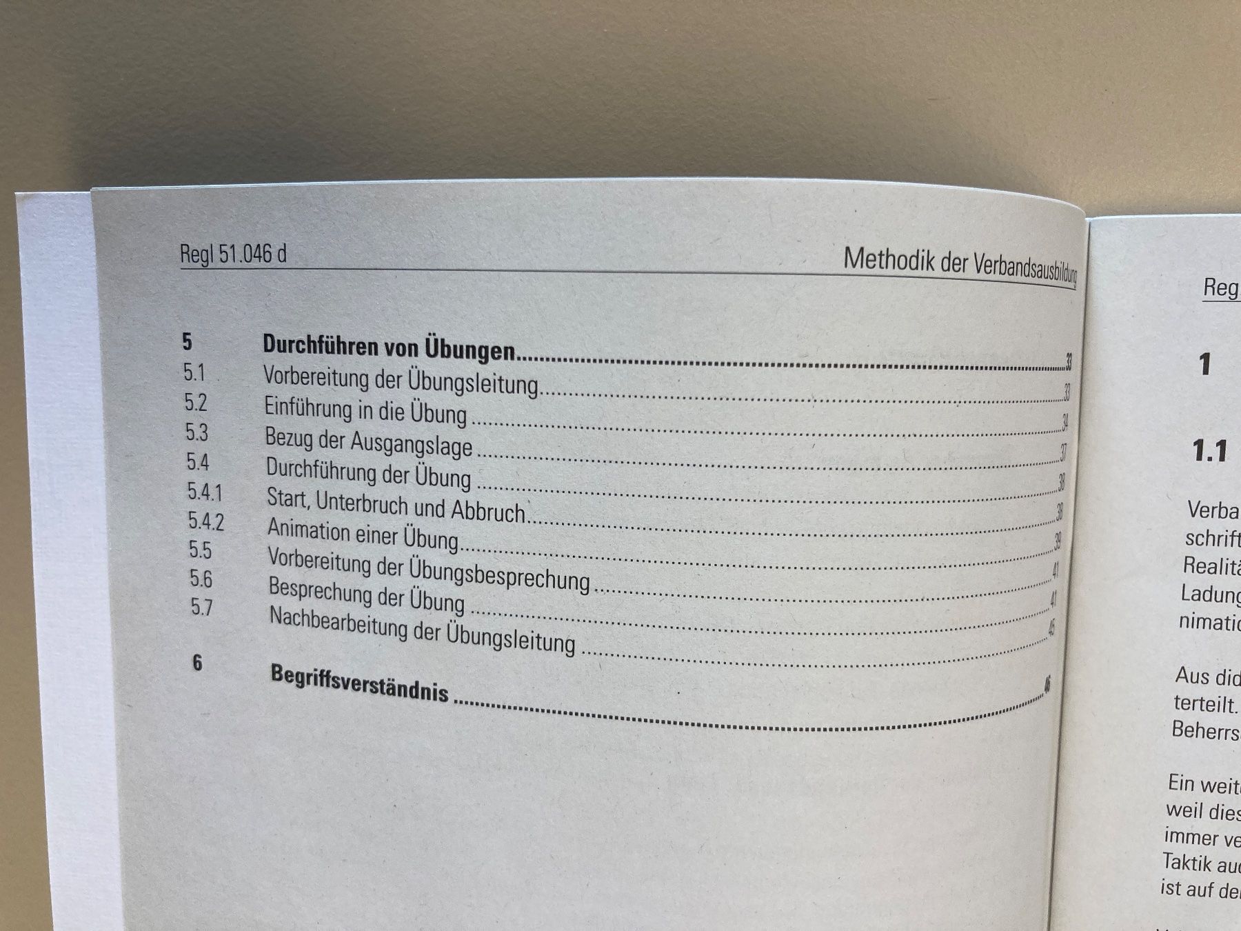 Libri: Methodik der Verbandsausbildung bis Stufe Einheit - CH Armee – Usato da Brütten venduto da Hst1 2