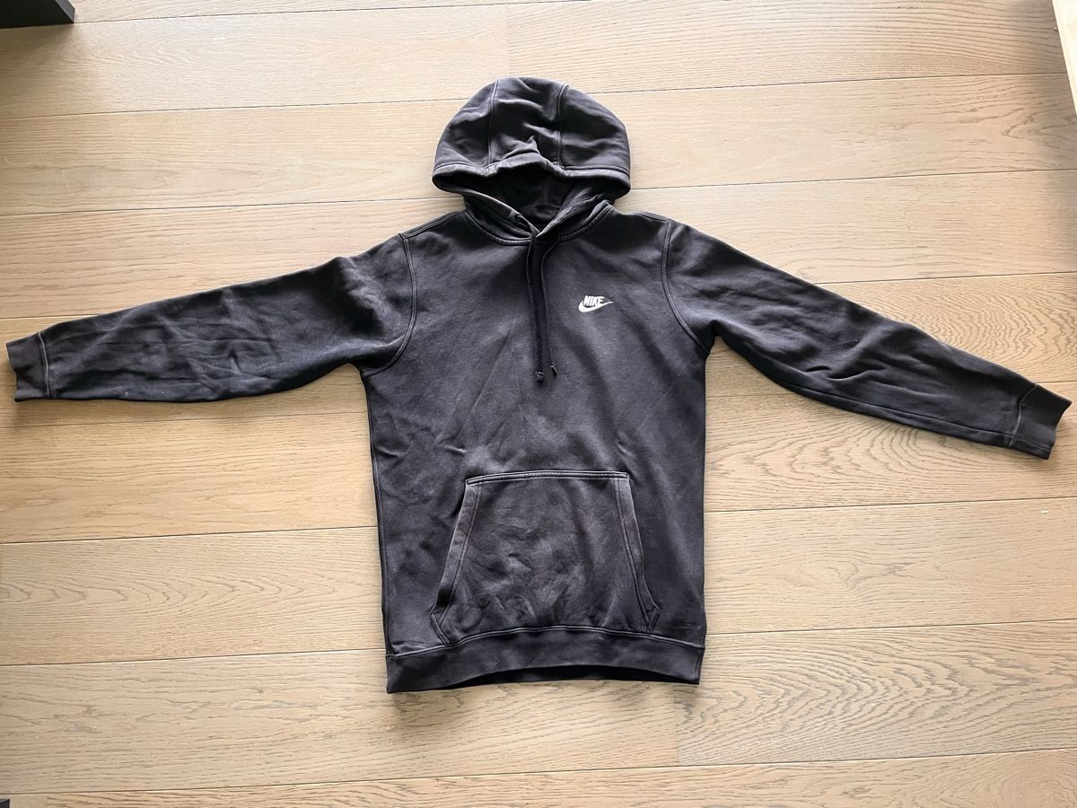Nike Pullover & Sweatshirts: Sweat Nike noir taille S – Gebraucht aus Delémont von bouboute01