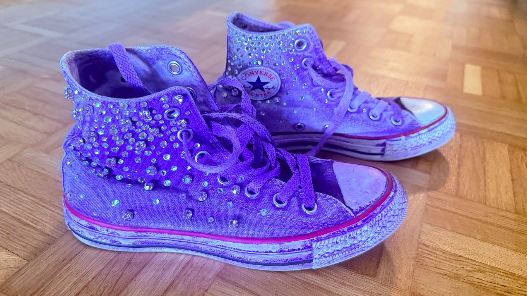 Converse Scarpe da donna: Turnschuhe lila Swarovski 36.5 – Usato da Grenchen venduto da Raluca29 4