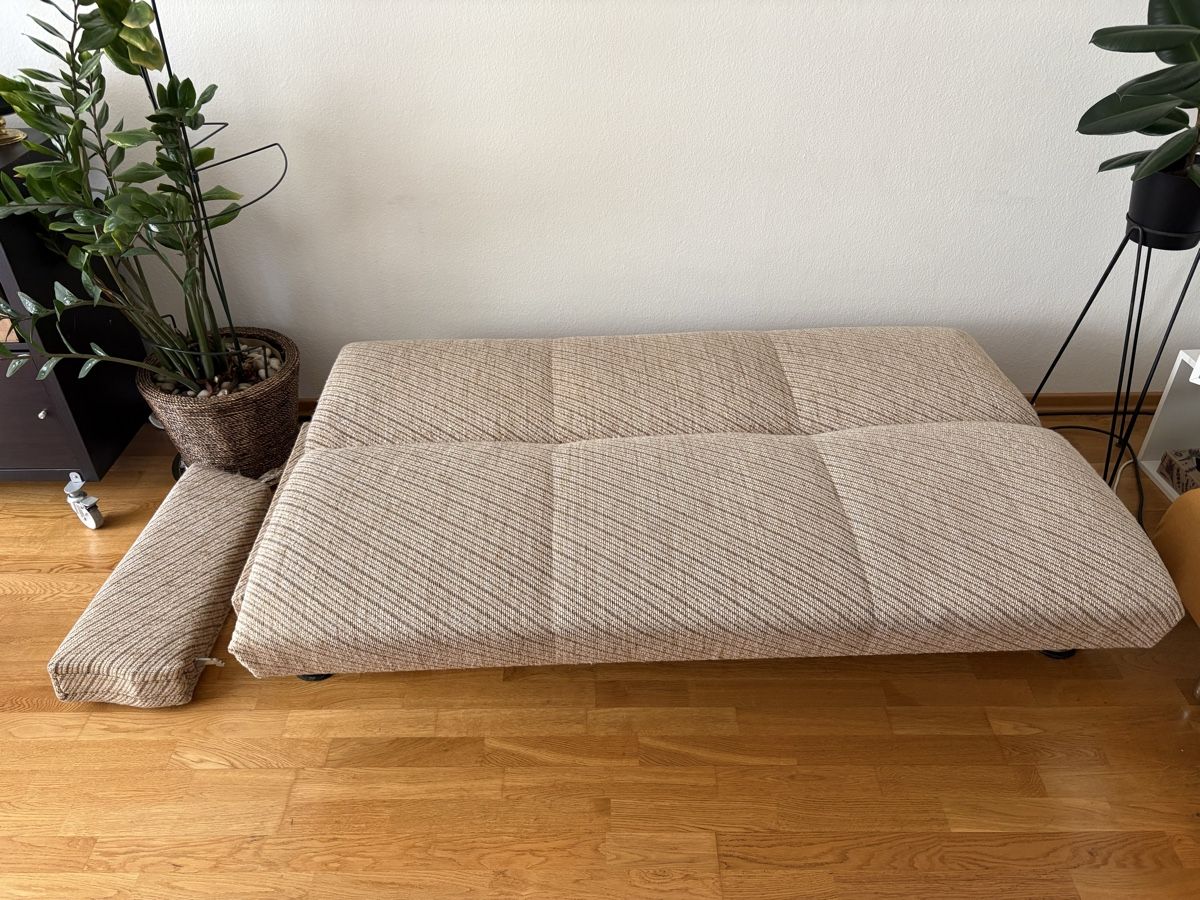 Sofas: Sofa Bett 3-Plätzer Beige Gestreift – Gebraucht aus Zürich von 54ug 1