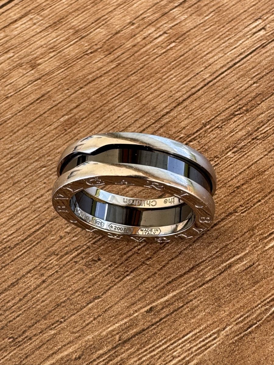 Bulgari Anelli: BVLGARI Save the Children Ring mit schwarzer Keramik – Usato da Lantsch/Lenz venduto da sxe_56cb 5