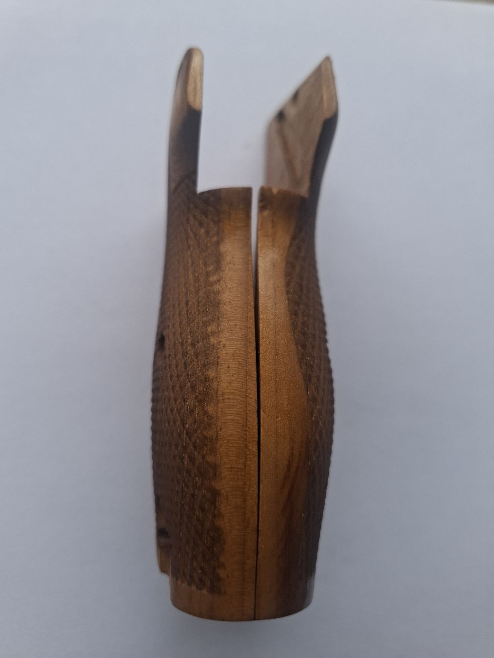 Articoli in legno: Nussbaum Griffschalen für die Sig P210 – Nuovo (secondo la descrizione) da Rothrist venduto da griffe 2