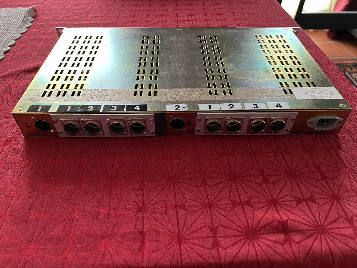 Studer Mischpulte: Studer Verteil Verstärker 1:4 – Gebraucht aus Rümlang von Audiotaper 3