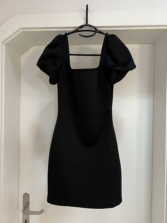 Kleider: Robe Guess noir – Gebraucht aus Echallens von fayetrahel