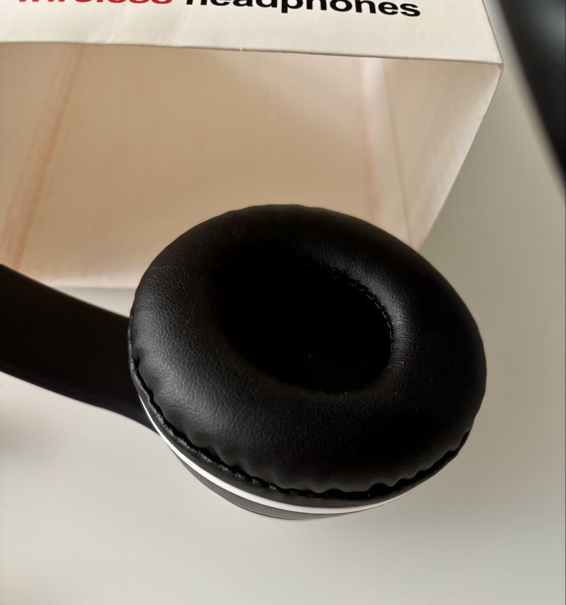 Cuffie: P47 Over Ear Wireless Bluetooth Headphones – Usato da Bülach venduto da Cspadanuda 4