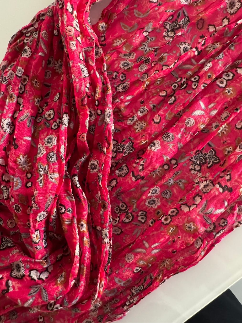 Foulards, Tücher & Schals: Schals Set: 4 leichte Tücher, div. Muster & Farben – Gebraucht aus Uhwiesen von mic_kd6g 8