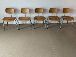 Stapelstuhl Set fünf Stühle Sedila WIE Eiermann Montana Kevi