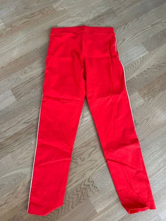 Rote Damenhose mit Seitenstreifen, Grösse 36/38 - Top!