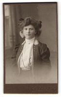 Fotografie H. Grau, Zug, Junge Dame in m