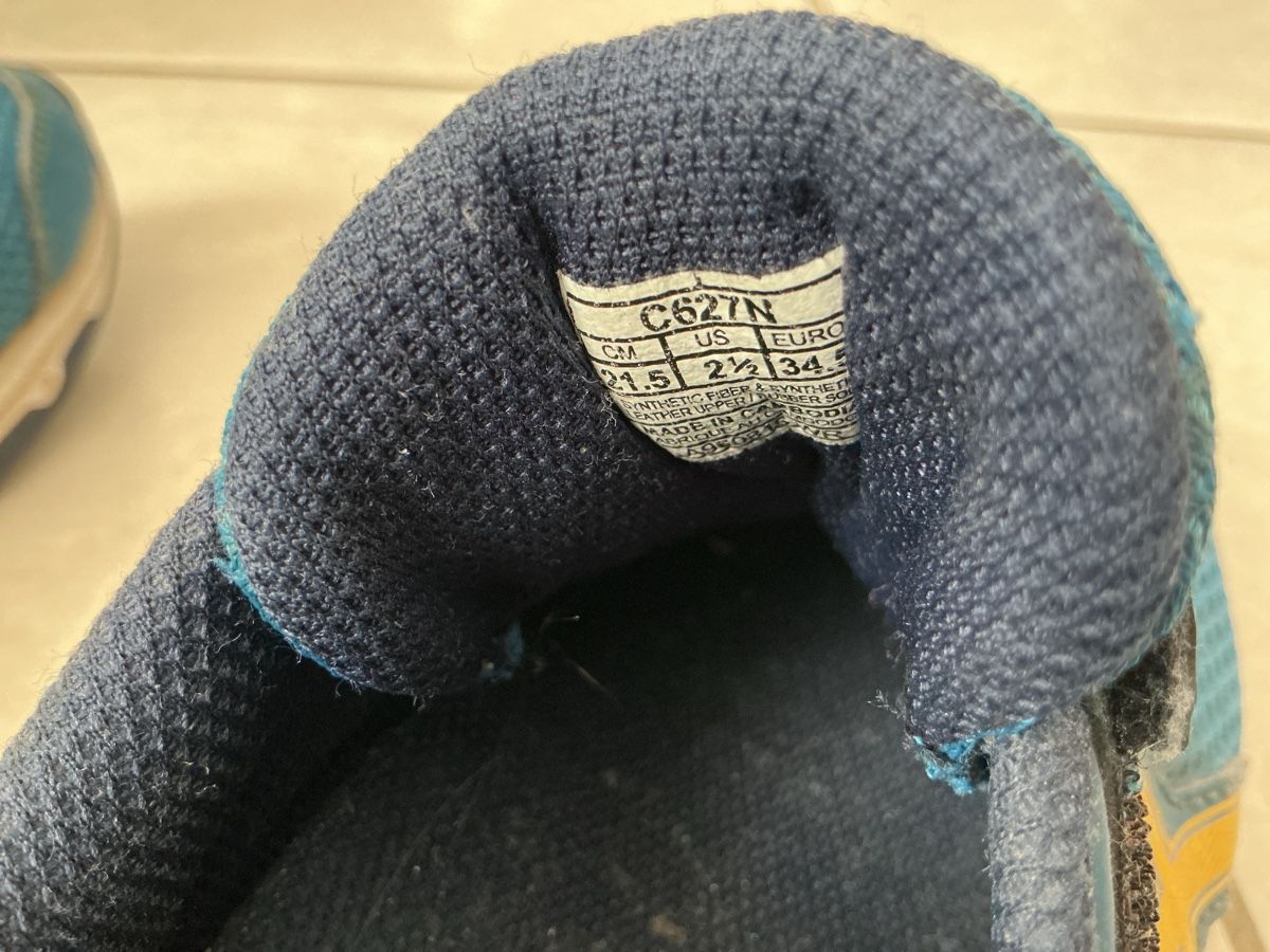 Asics Chaussures garçon: Aussenturnschuhe Grösse 34,5 – D'occasion à Grellingen par gartenzwerg03 3