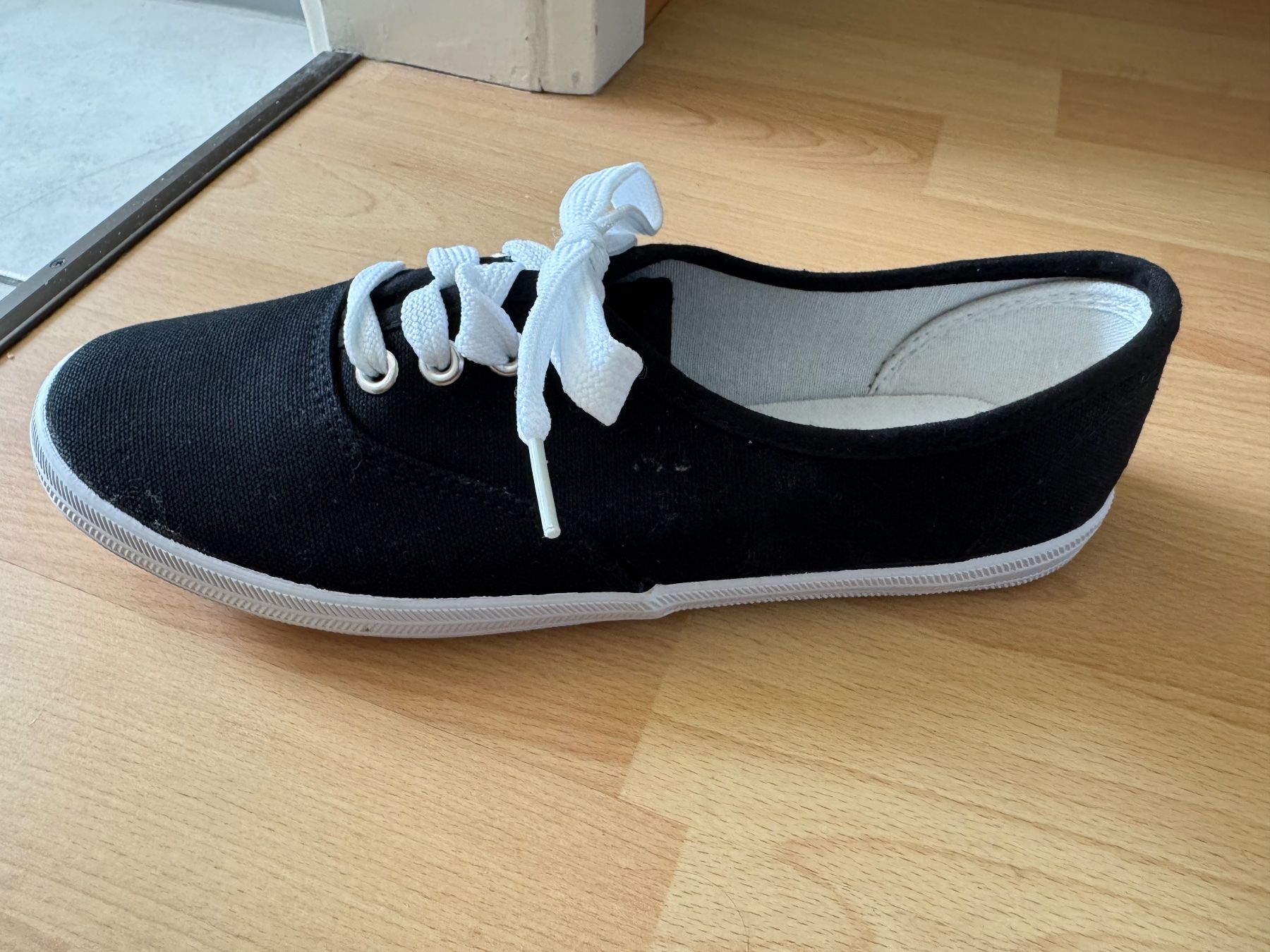 Graceland Scarpe da donna: Schuhe Damen schwarz Grösse 39 neu – Usato da Thun venduto da Meliia 1
