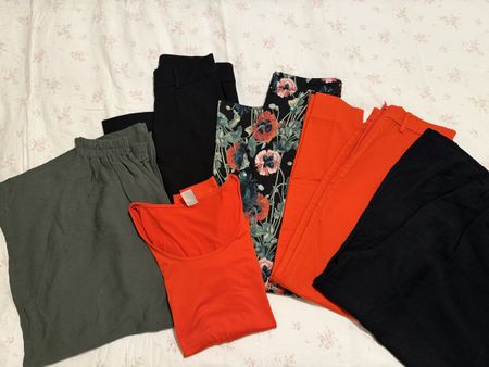 Kleiderpaket rot/grün/schwarz