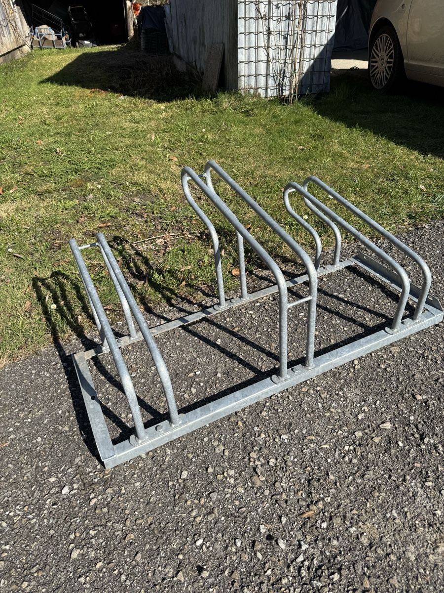 Cavalletti per biciclette: 3-er Veloständer – Usato da Rüedisbach venduto da Alusrubike 1