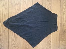 Schwarzer Poncho Grösse S/M guter Zustand